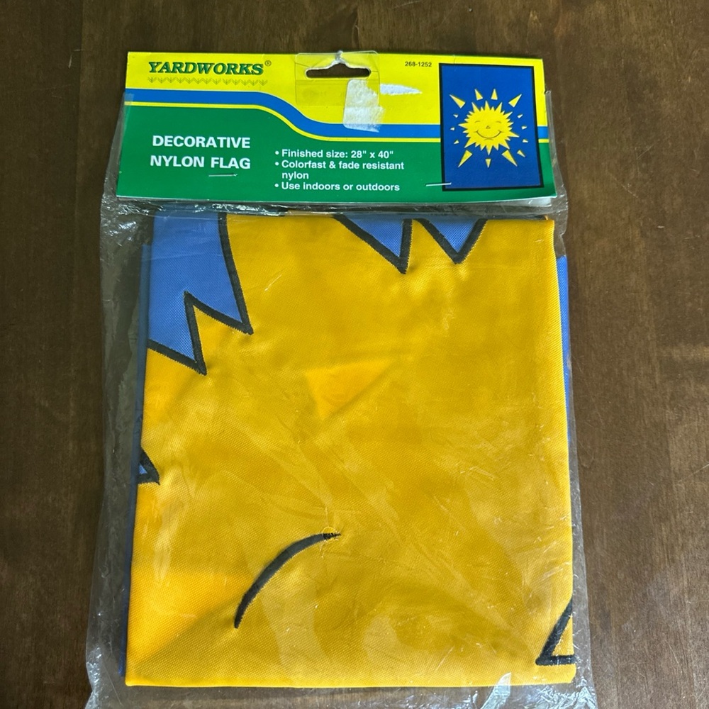 Yardworks Decorative‎ Nylon Flag 28”x40” Indoor Outdoor Sun Sunshine Happy ☀️